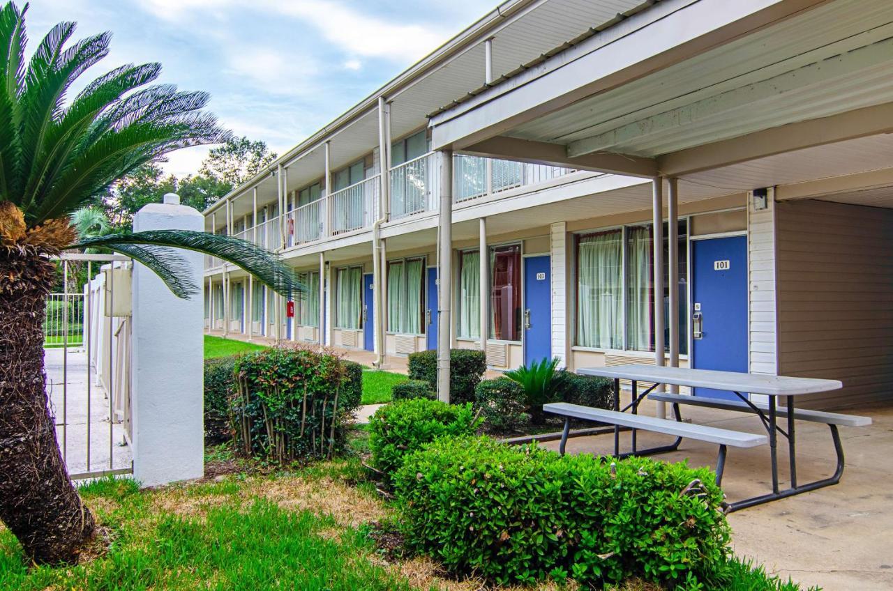 Motel 6-Bay Minette, Al Eksteriør billede